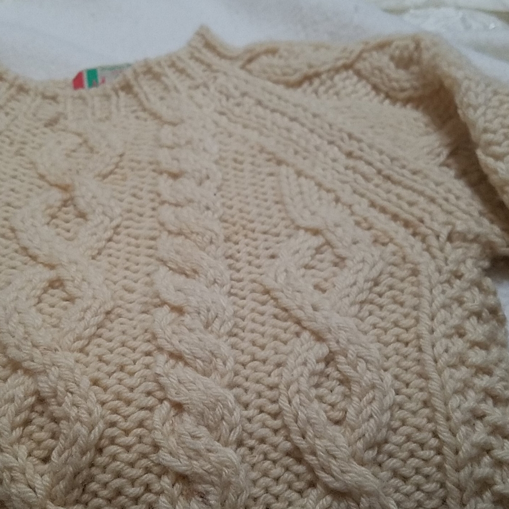 100% Virgin Wool Sweater - Picture 4 of 4